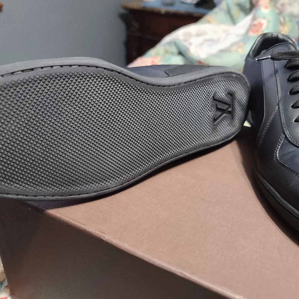 Men's all black Louis Vuitton Sneakers - Picture 3 of 10
